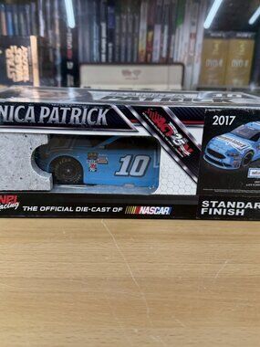 DANICA PATRICK #10 NATURE'S BAKERY 2017 FORD FUSION ACTION 1/24